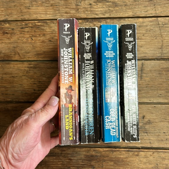 4 William Johnstone novels - Picture 3 of 5